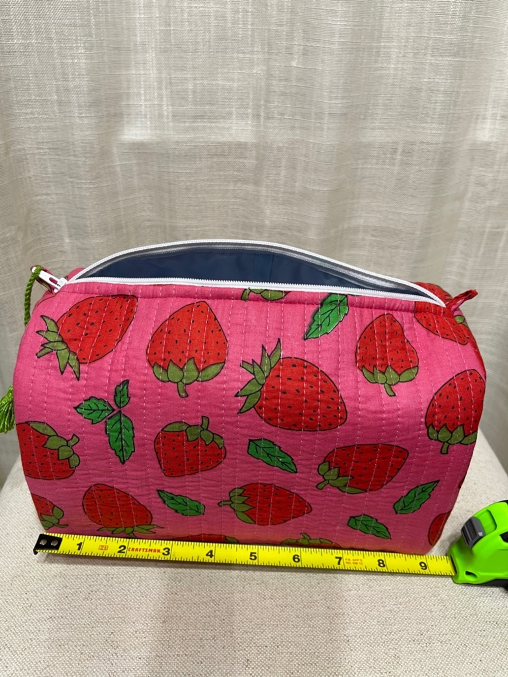 Brand New Pink Strawberry Print Cosmetic Pouch with Green Tassel - Picture 5 of 6